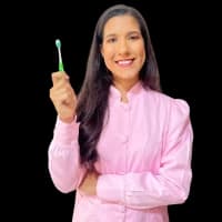 Clarisse Queiroz - Cirurgiã Dentista